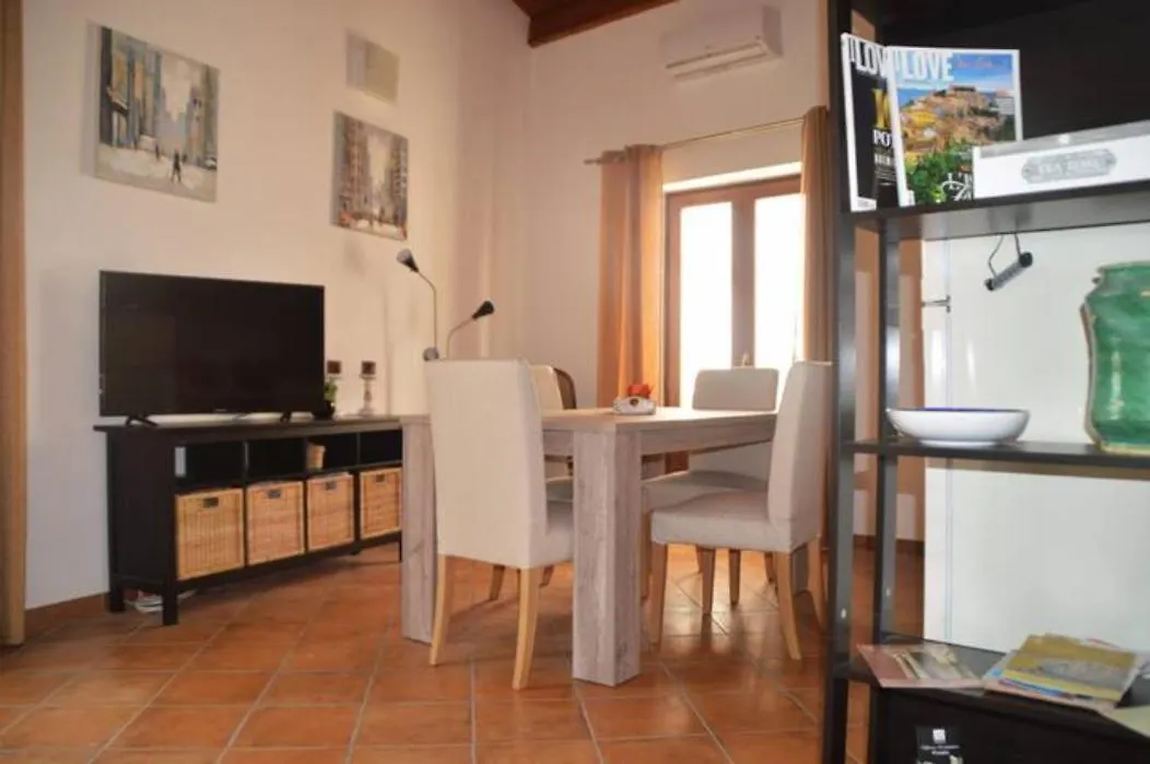 Vecchio Cortile Home Holidays Palermo