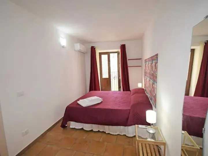 Vecchio Cortile Home Holidays Palermo 0*,