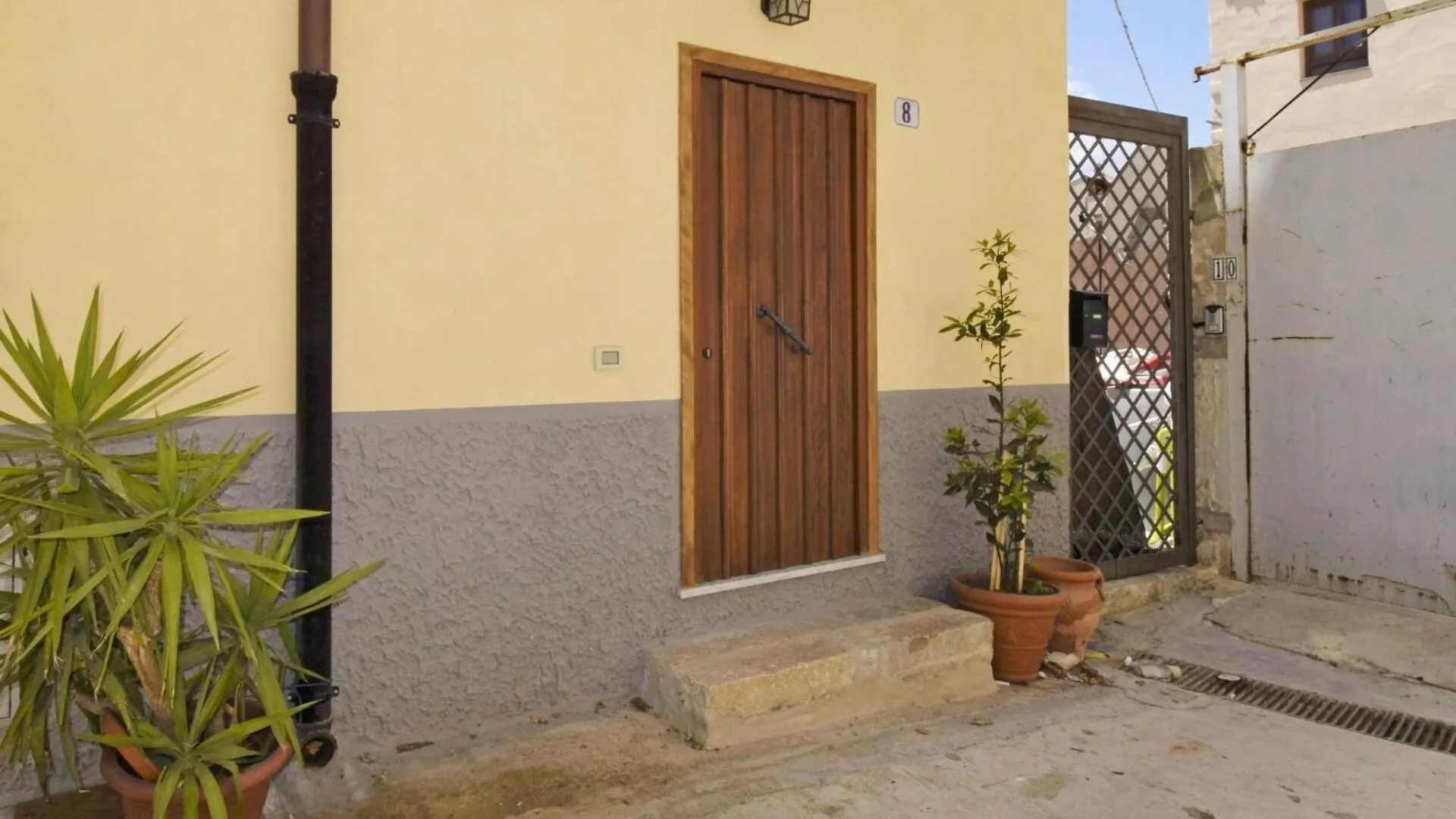 Vecchio Cortile Home Holidays Palermo Apartment